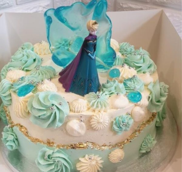 Frozen birthday cake