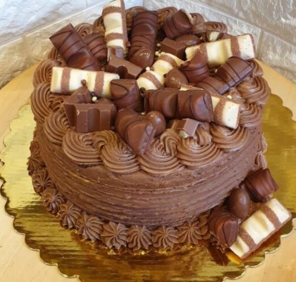 Kinder bueno cake